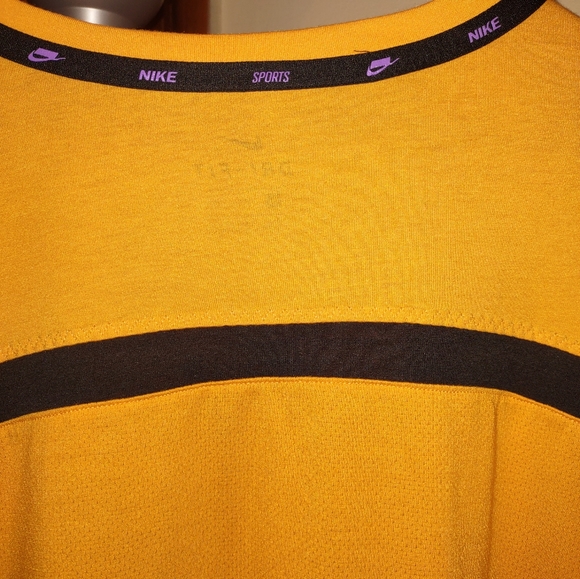 NIKE TEE - Picture 6 of 7